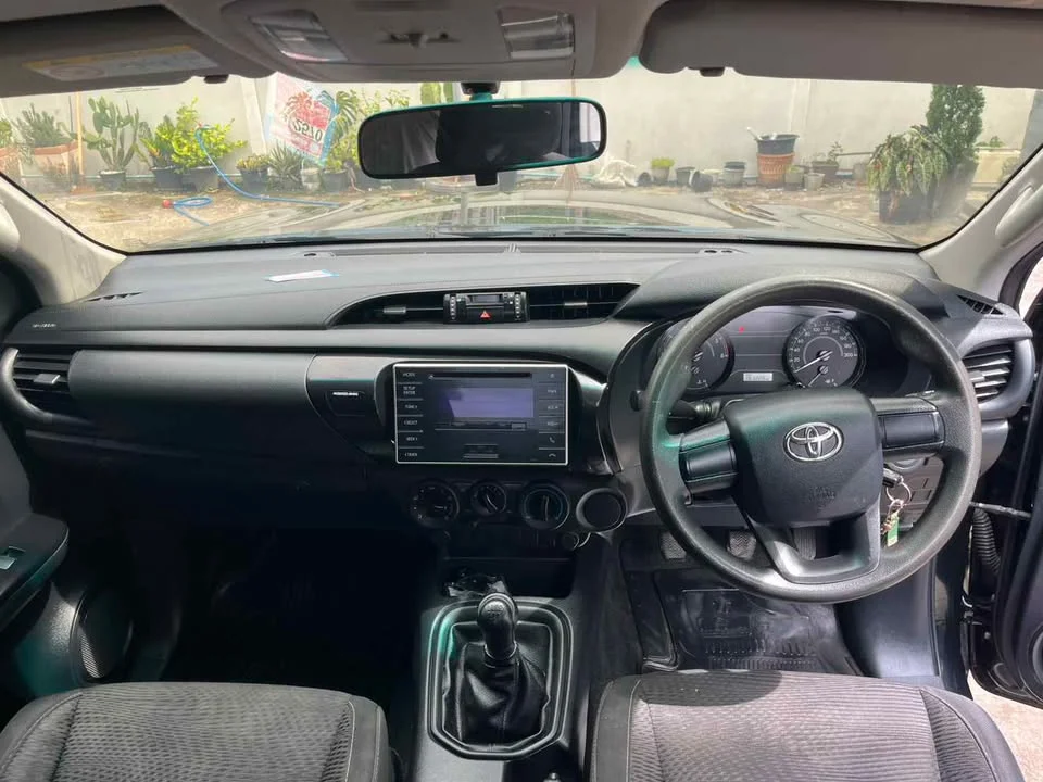 2020 Toyota Hilux VIII 2