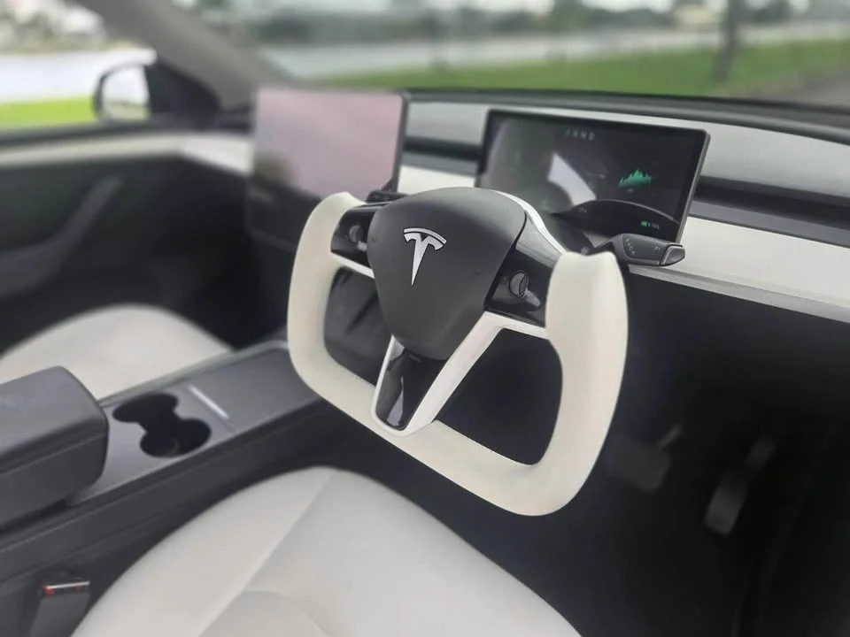 2023 Tesla Model Y 2