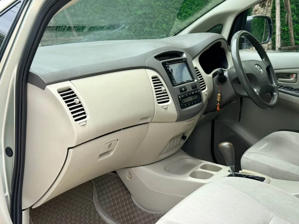 2009 Toyota Innova I 3
