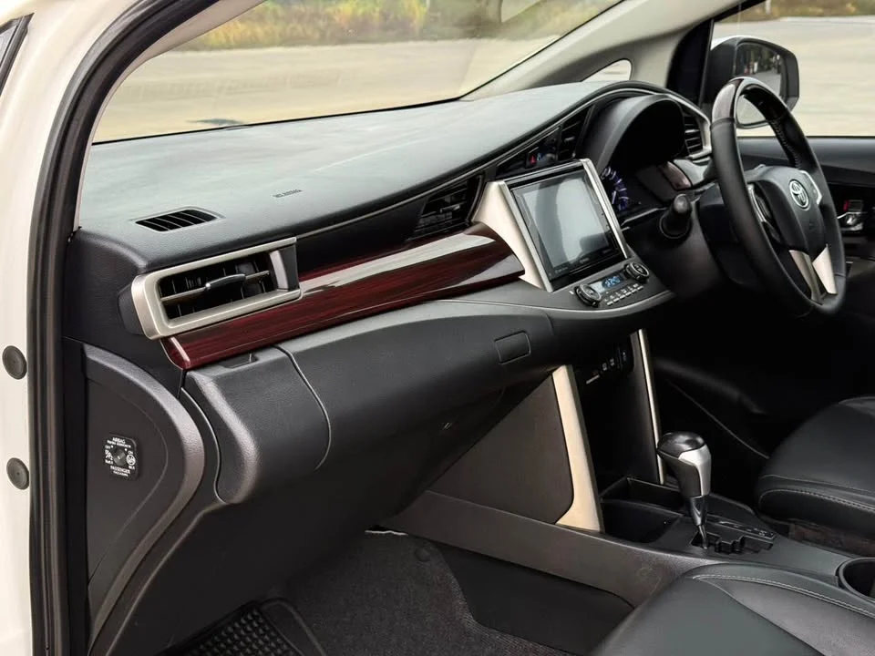 2019 Toyota Innova II 2