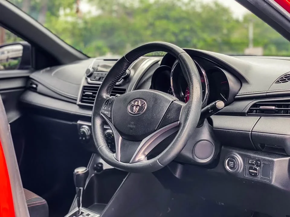 2016 Toyota Yaris III 2