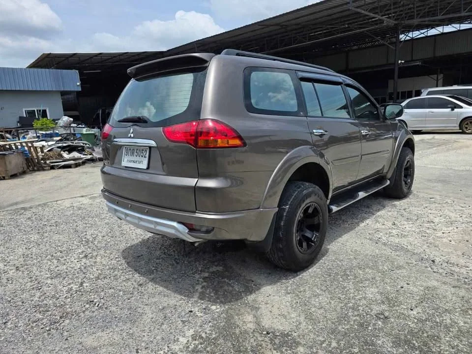 2012 Mitsubishi Pajero Sport II 2