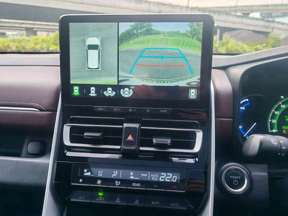 2025 Toyota Innova III 2