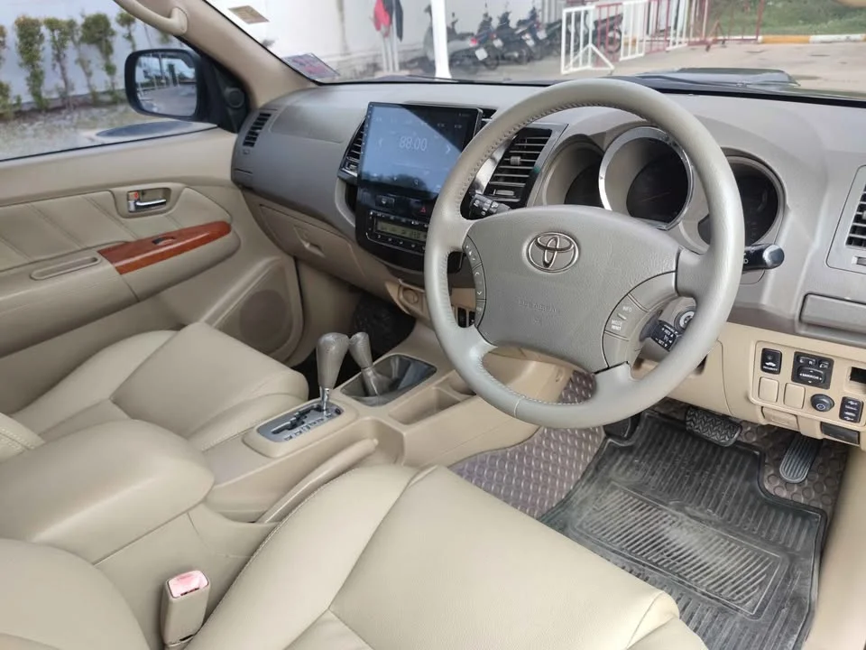 2009 Toyota Fortuner I 3