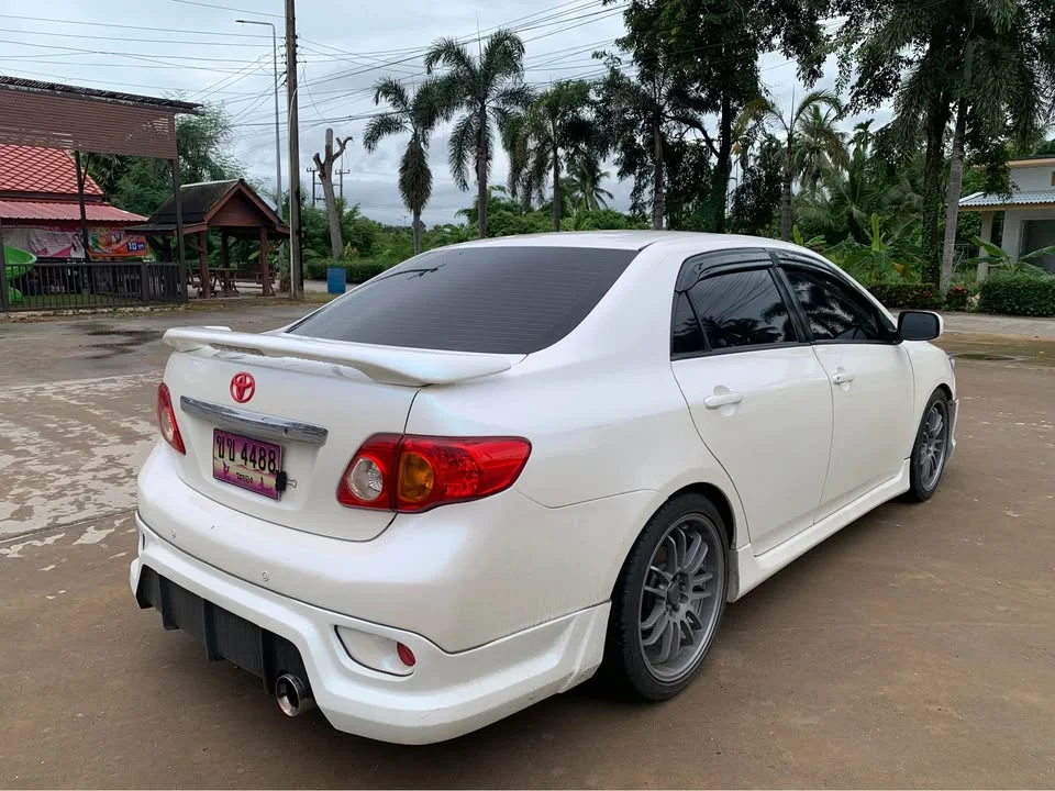 2010 Toyota Corolla Altis X (E140) 3