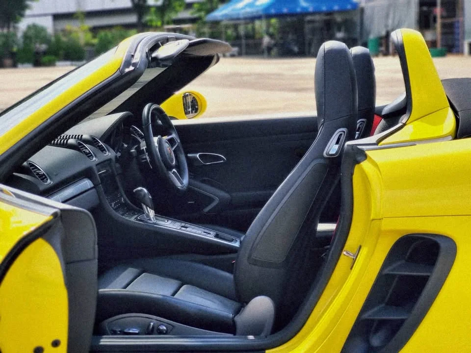 2017 Porsche 718 Boxster and Cayman IV 3
