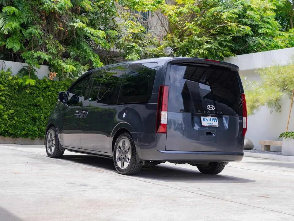 2023 Hyundai Staria US4 3