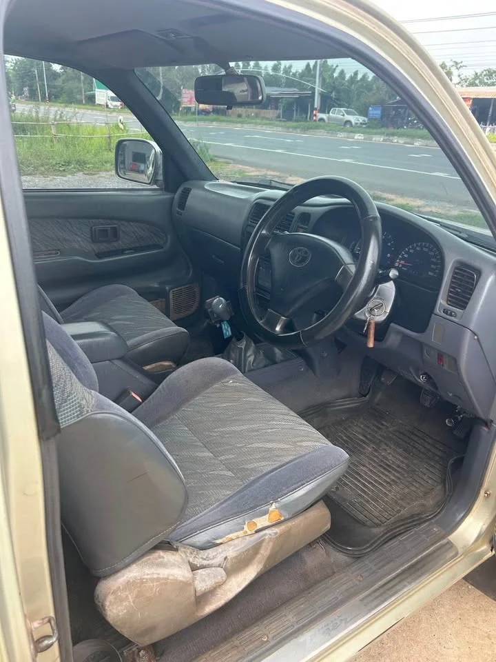 2000 Toyota Hilux Tiger VI 2