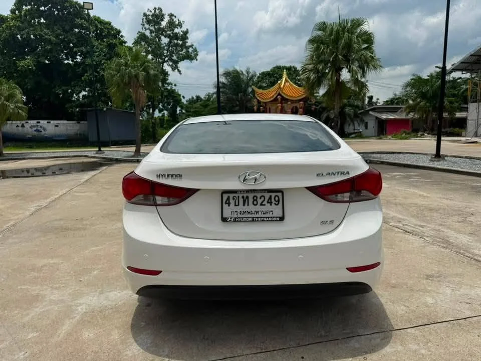 2014 Hyundai Elantra V 2