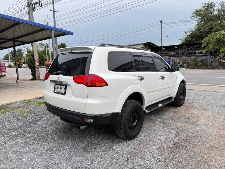 2011 Mitsubishi Pajero Sport II 3