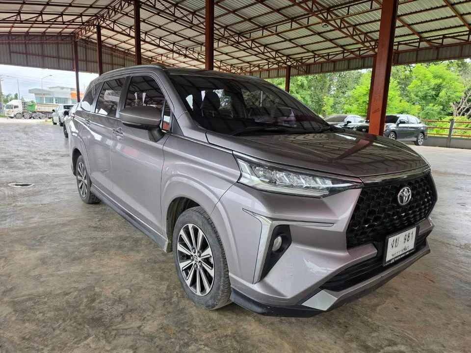 2023 Toyota Veloz III 2