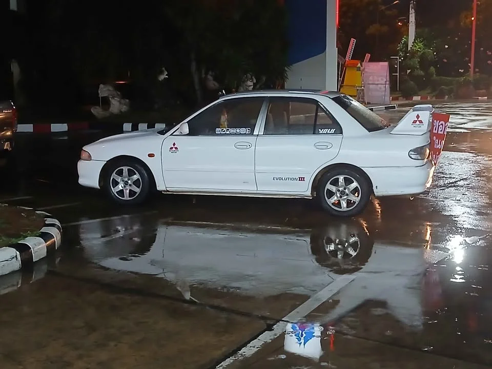 2002 Mitsubishi Lancer VI 2