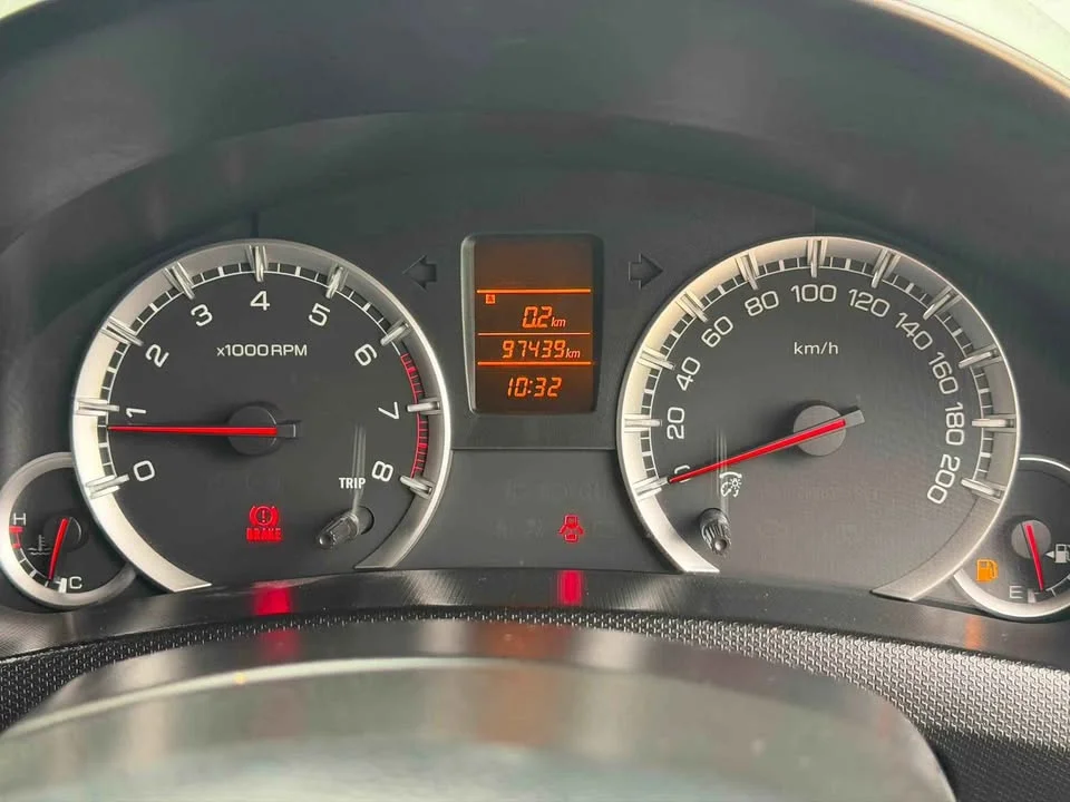 2013 Suzuki Swift II 3