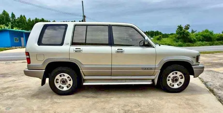 1996 Isuzu Trooper II 2