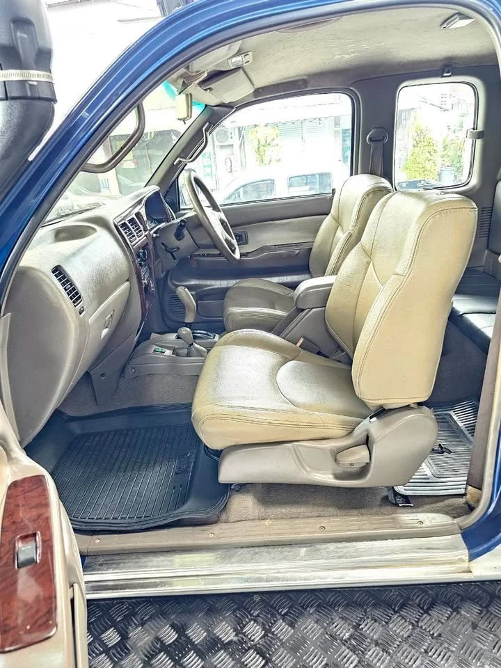 2004 Toyota Hilux Tiger VI 3