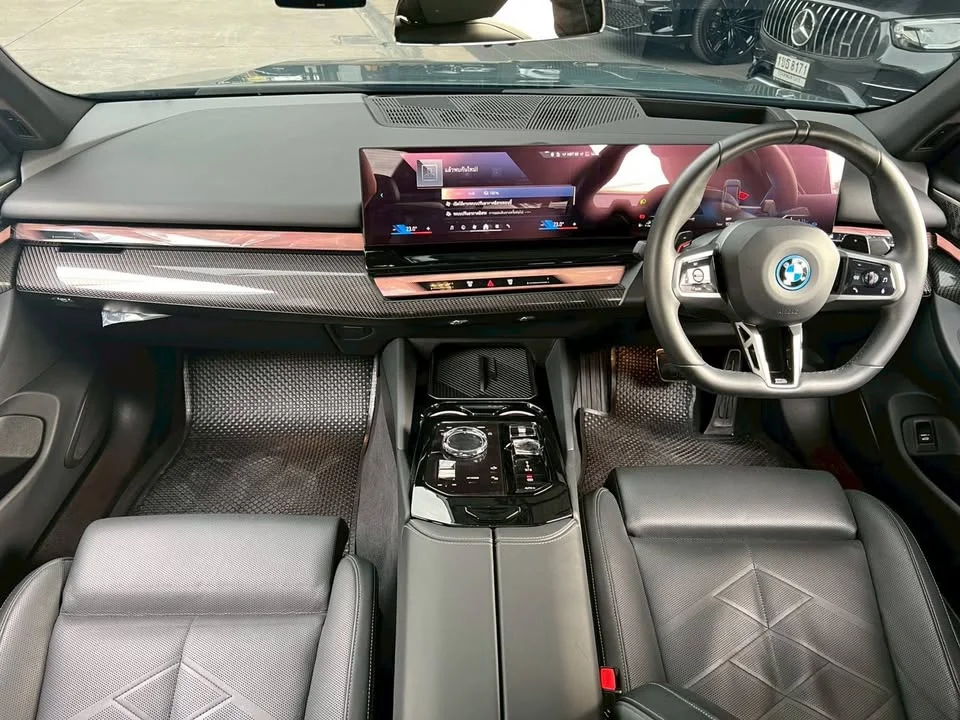 2025 BMW 5er VIII 3