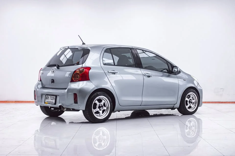 2006 Toyota Yaris II 2