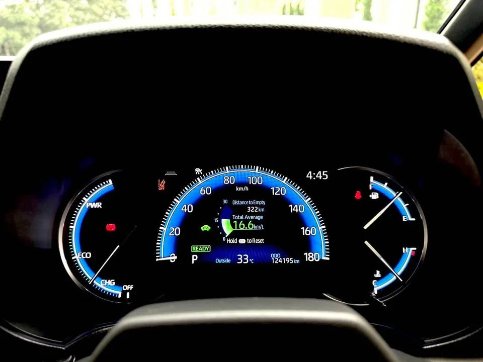 2024 Toyota Voxy IV 3