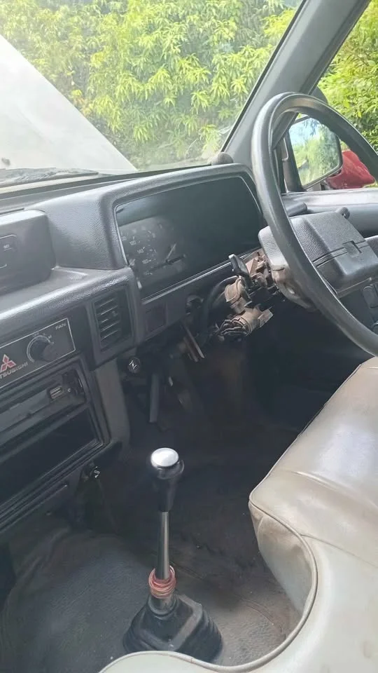 1994 Mitsubishi Triton II 2