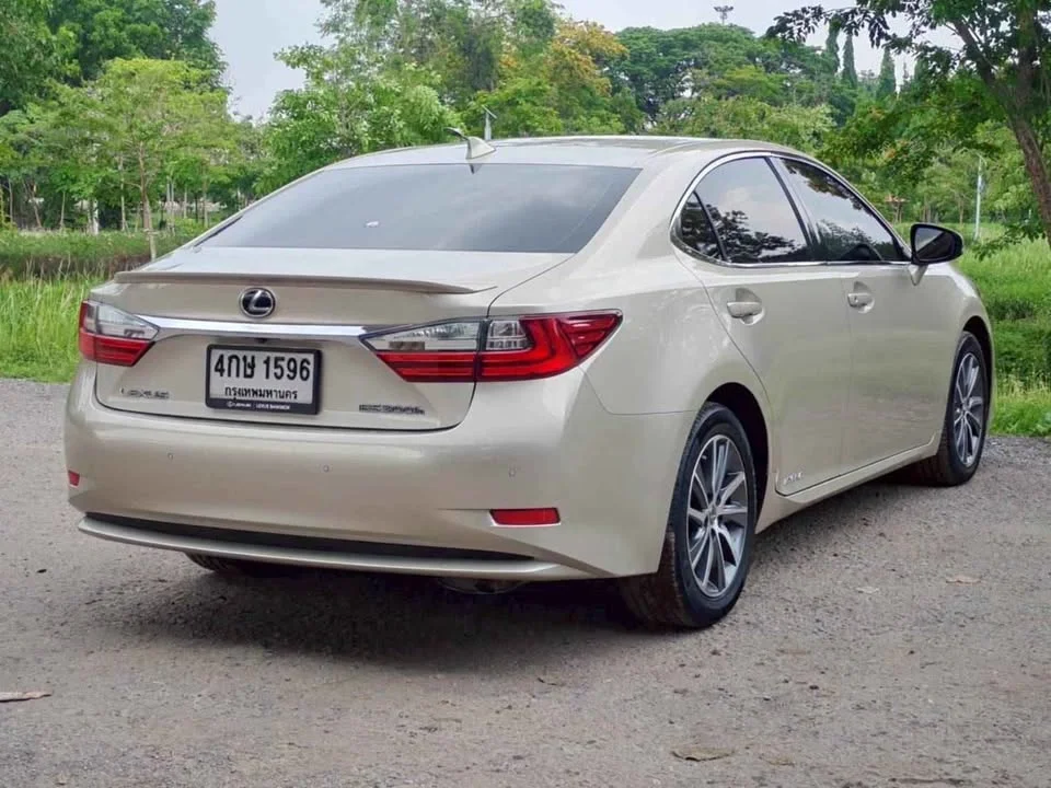 2015 Lexus ES VI 2