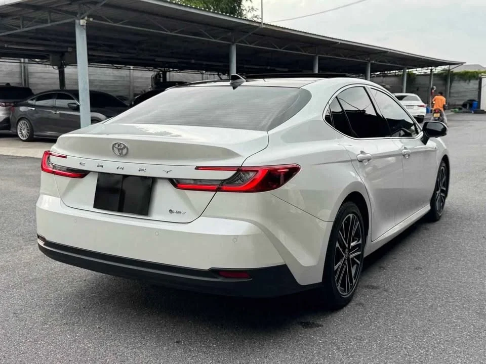 2024 Toyota Camry VIII (XV70) 3