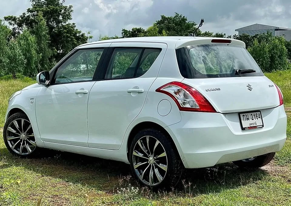 2013 Suzuki Swift II 3
