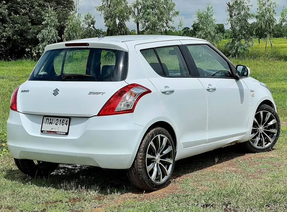 2013 Suzuki Swift II 2