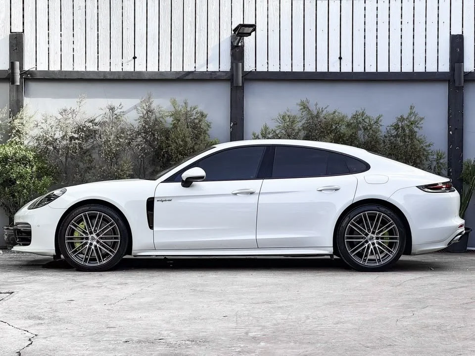 2017 Porsche Panamera II 3