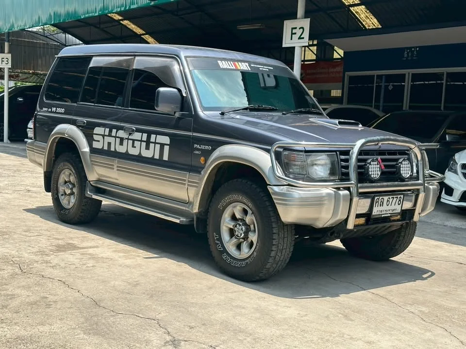 1995 Mitsubishi Pajero II 2