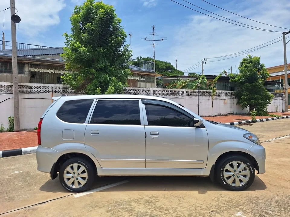 2010 Toyota Avanza I 2