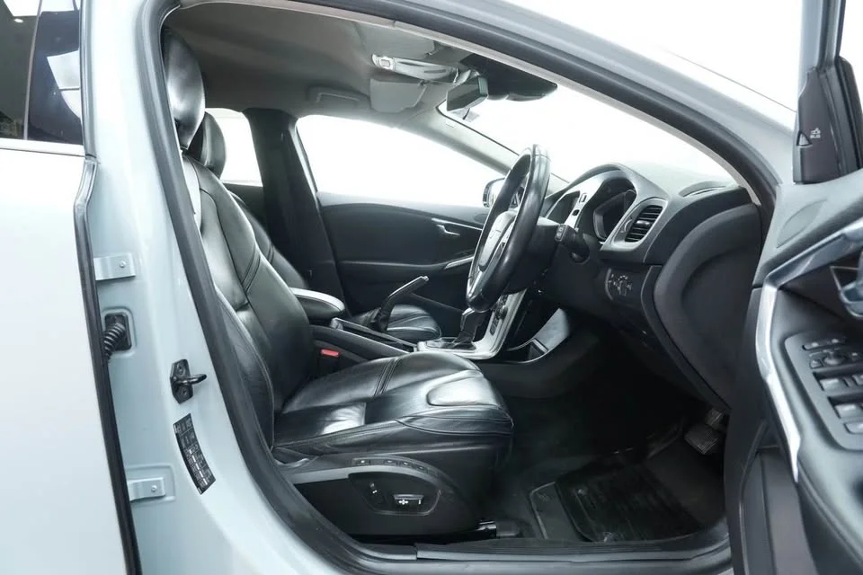 2013 Volvo V40 II 2