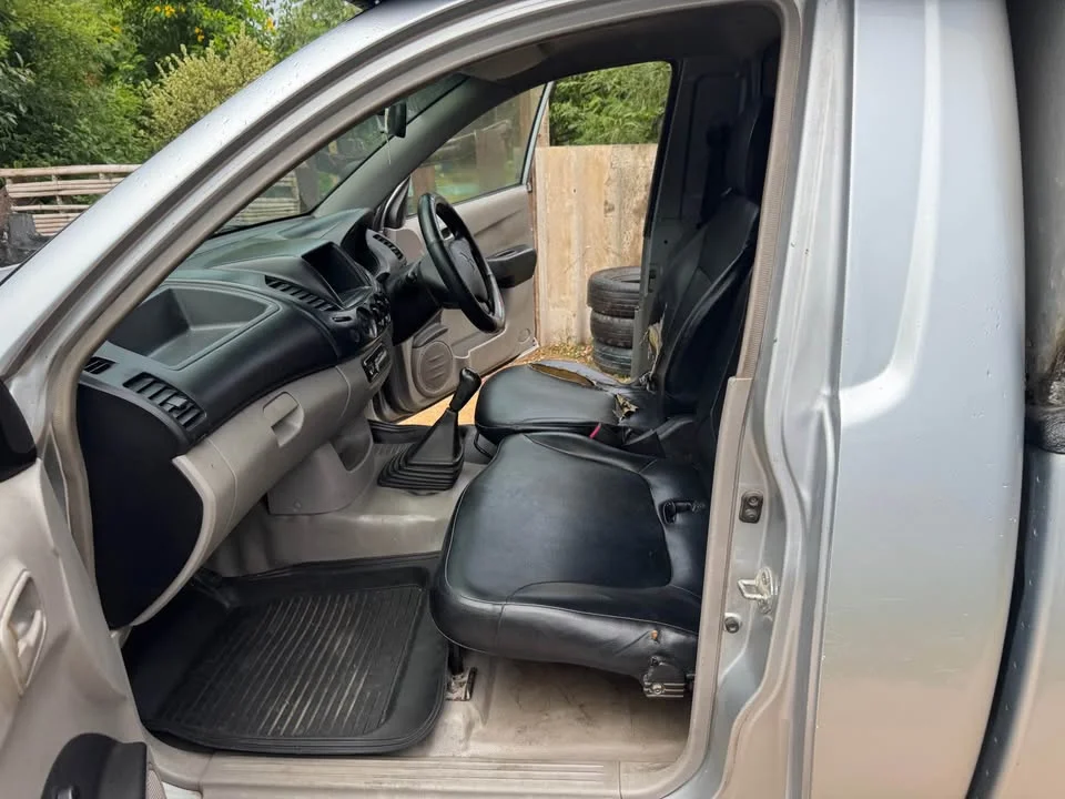 2011 Mitsubishi Triton IV 2