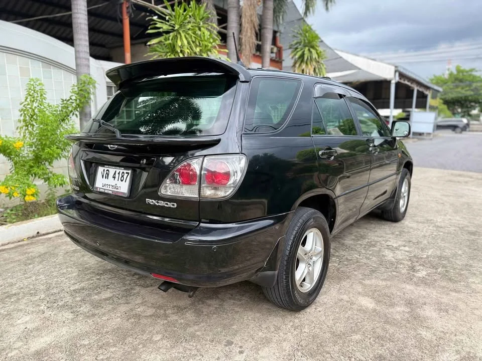2001 Toyota Harrier I 2