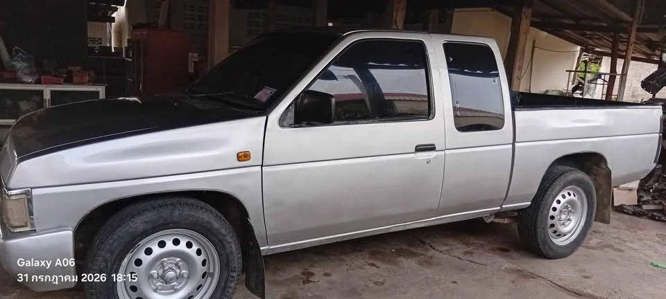 1997 Nissan Big M D21 3