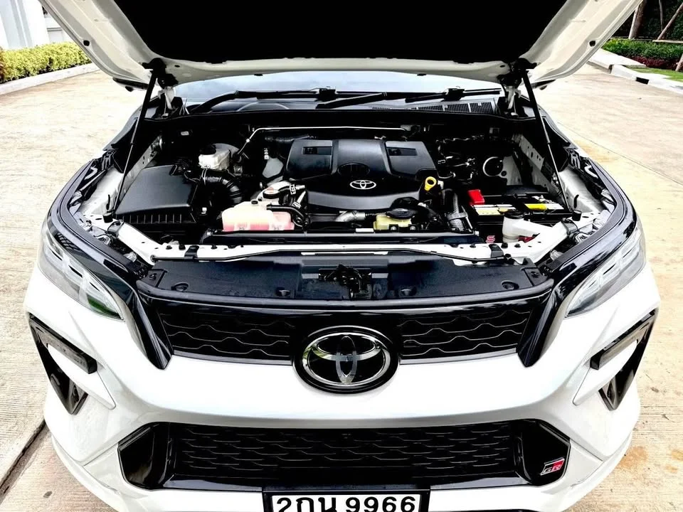 2023 Toyota Fortuner II 3