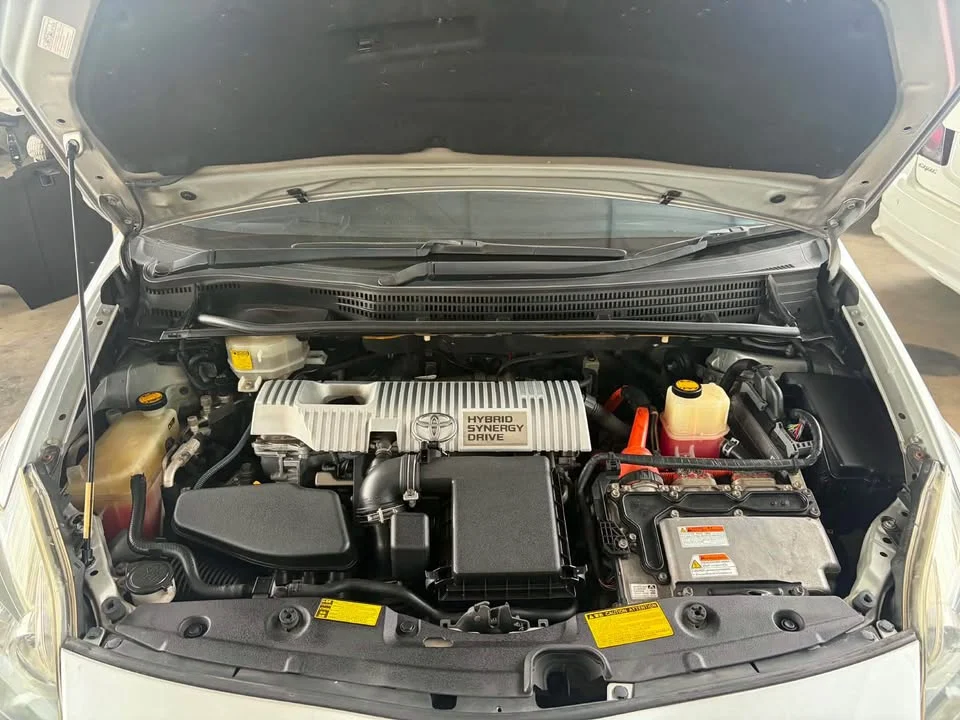 2011 Toyota Prius III 3