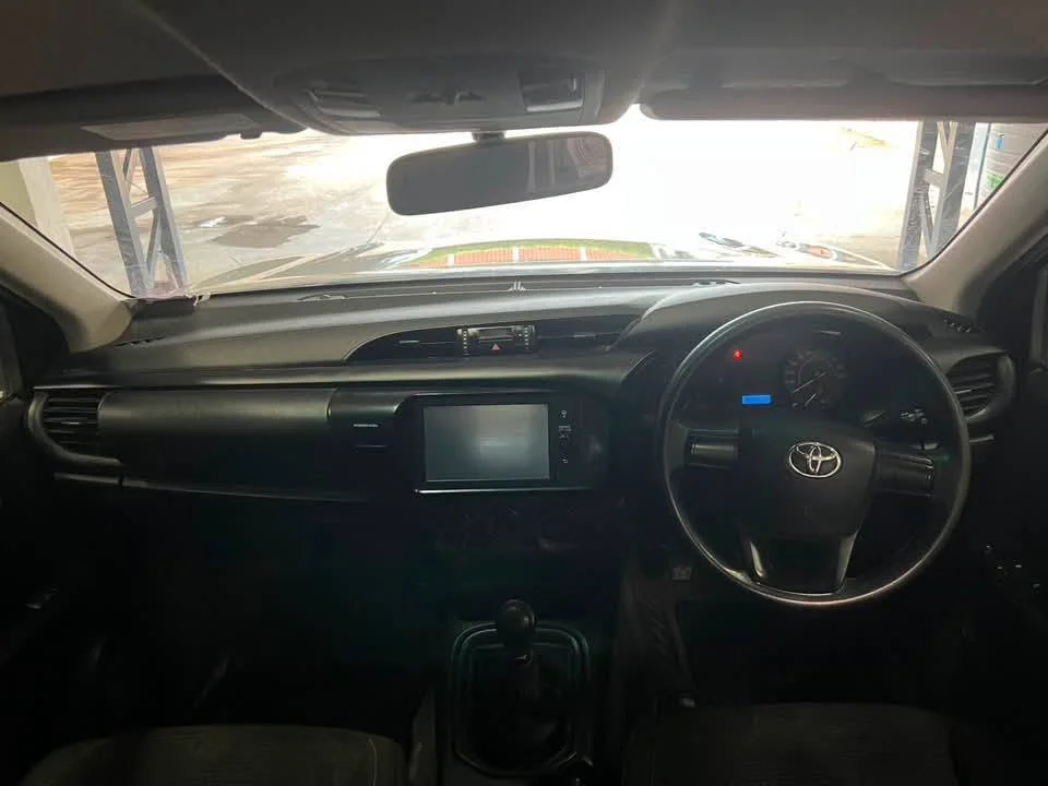 2021 Toyota Hilux VIII 2