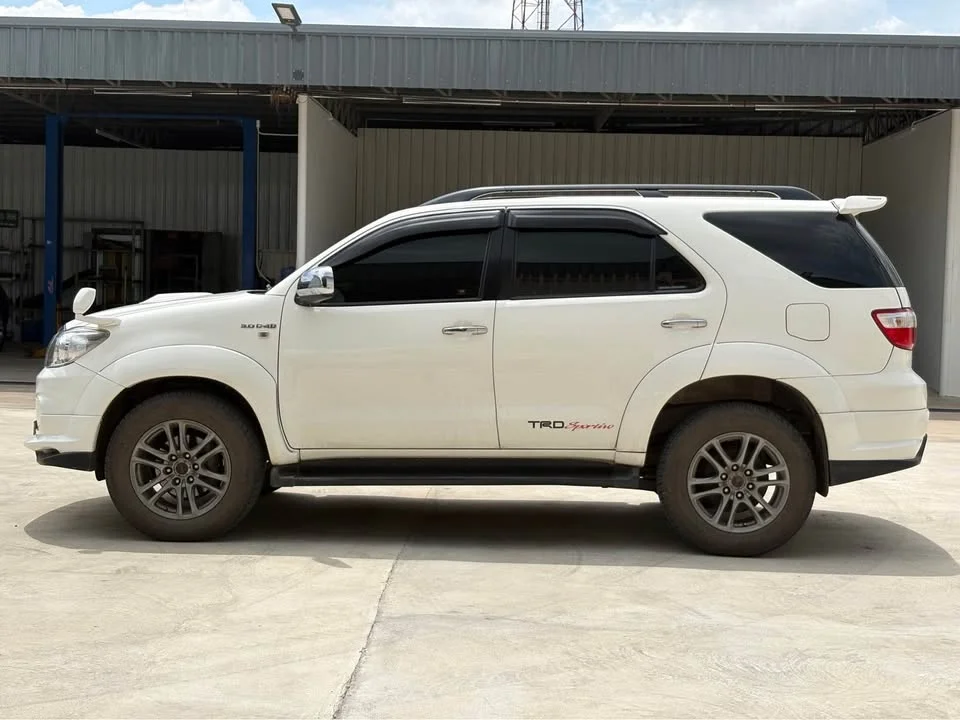 2010 Toyota Fortuner I 2