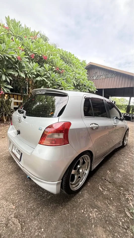 2006 Toyota Yaris II 2