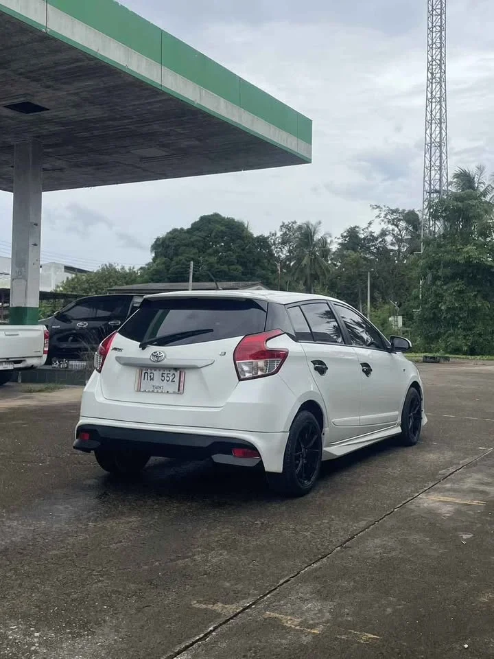 2015 Toyota Yaris III 3