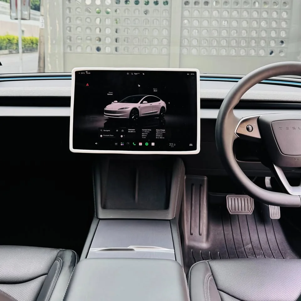 2025 Tesla Model 3 3