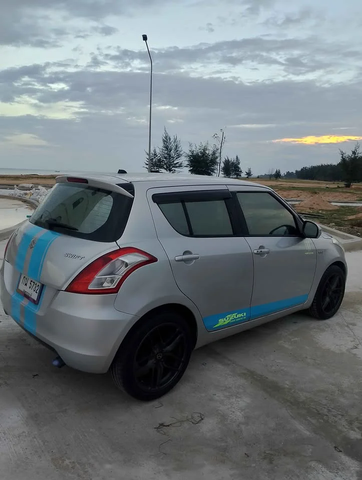 2012 Suzuki Swift II 2
