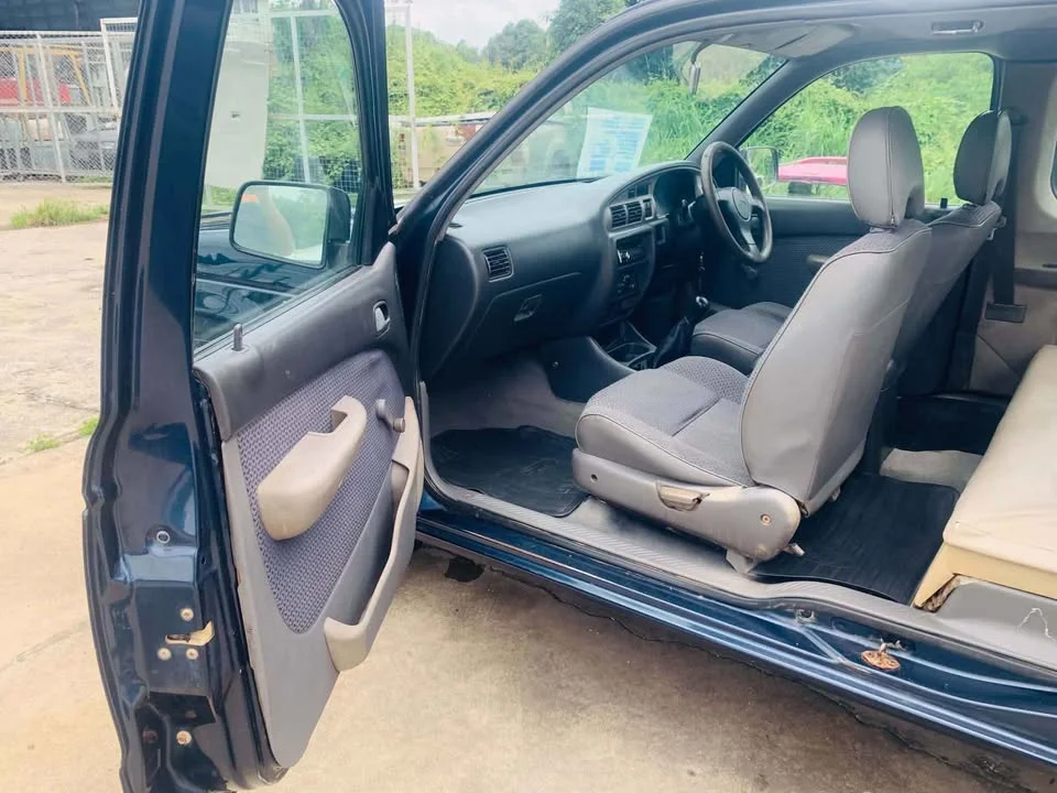 2003 Mazda 2500 Fighter V 3