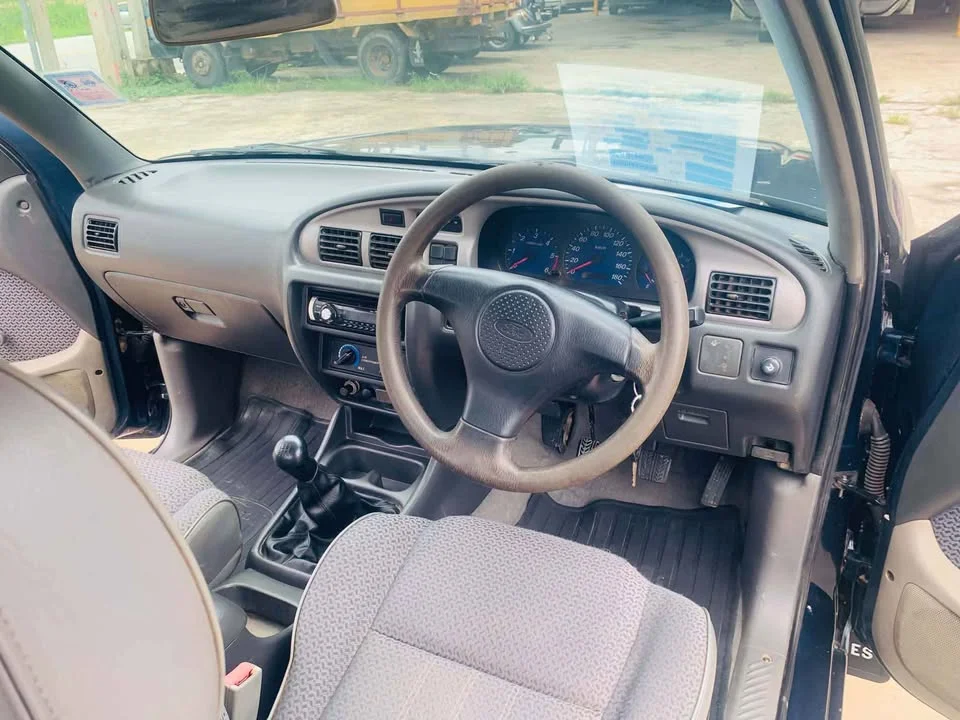 2003 Mazda 2500 Fighter V 2