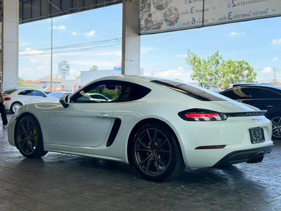 2018 Porsche 718 Boxster and Cayman IV 2