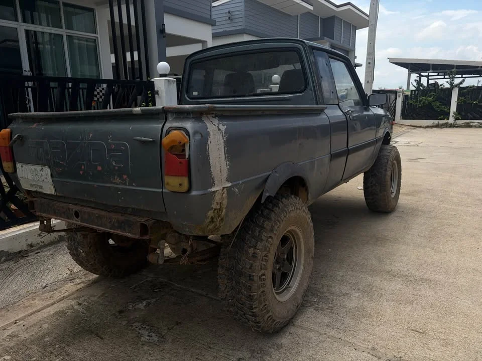 2000 Mazda B-series (Familia) III 2