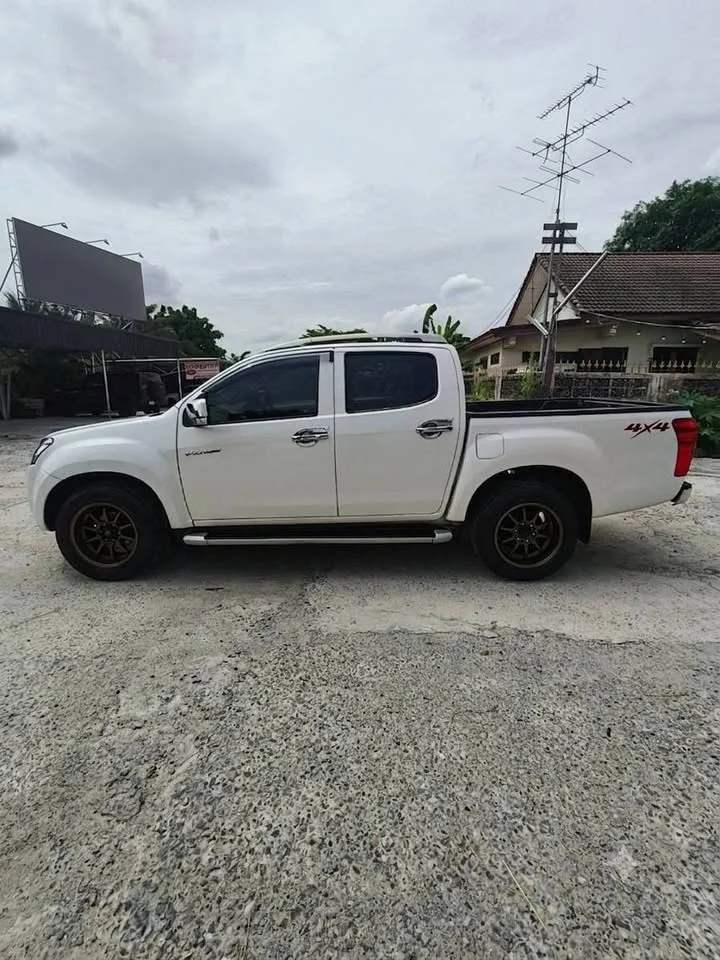 2013 Isuzu D-Max II (RT) 3