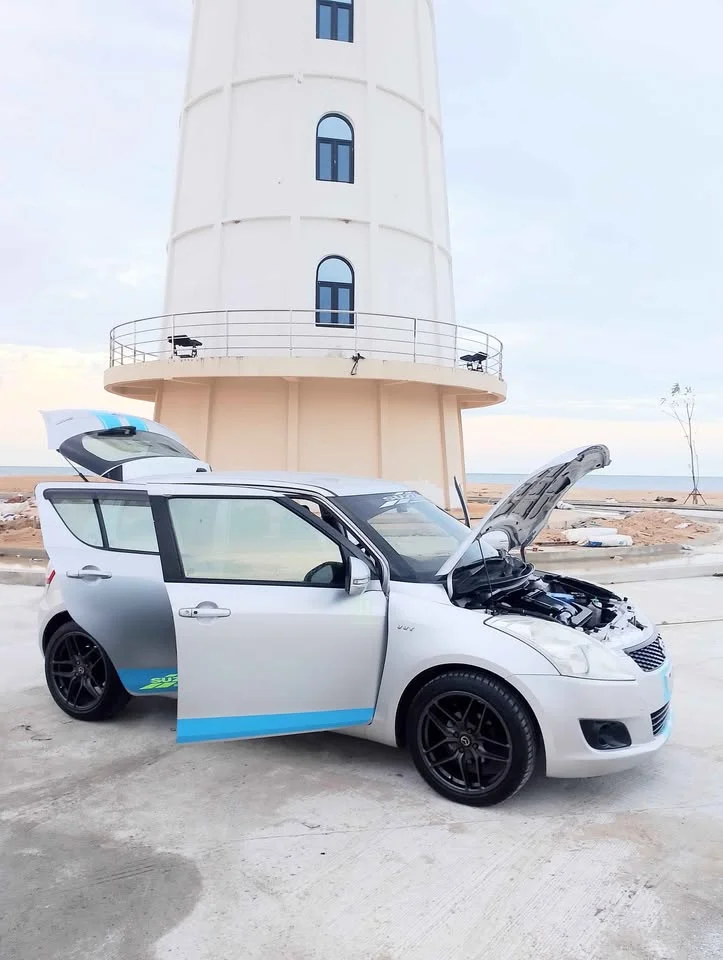 2013 Suzuki Swift II 3