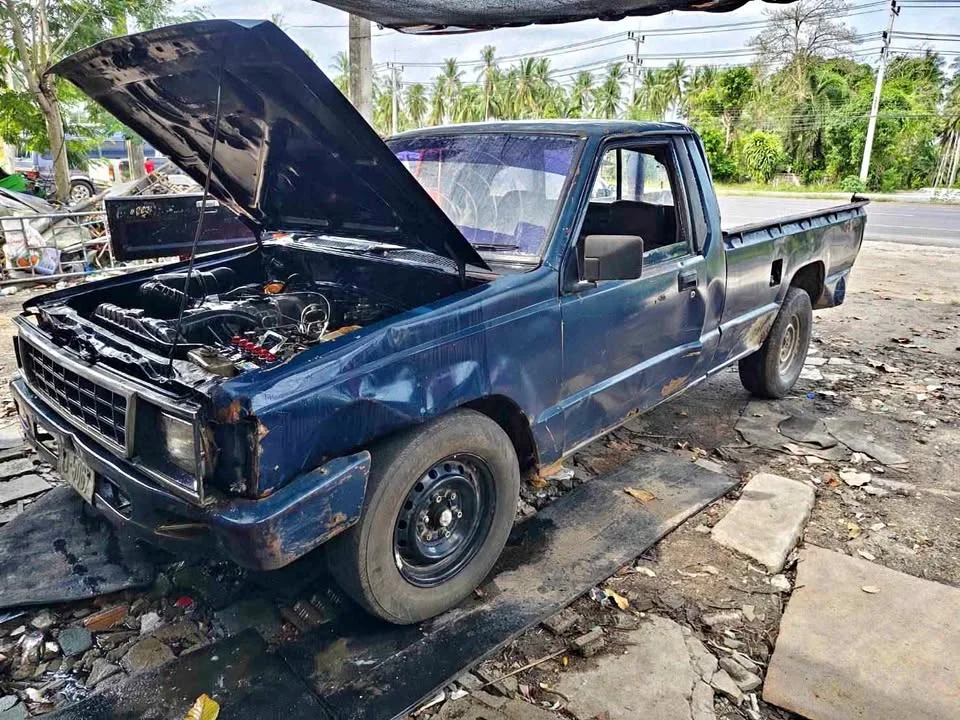 1996 Mitsubishi Triton II 3