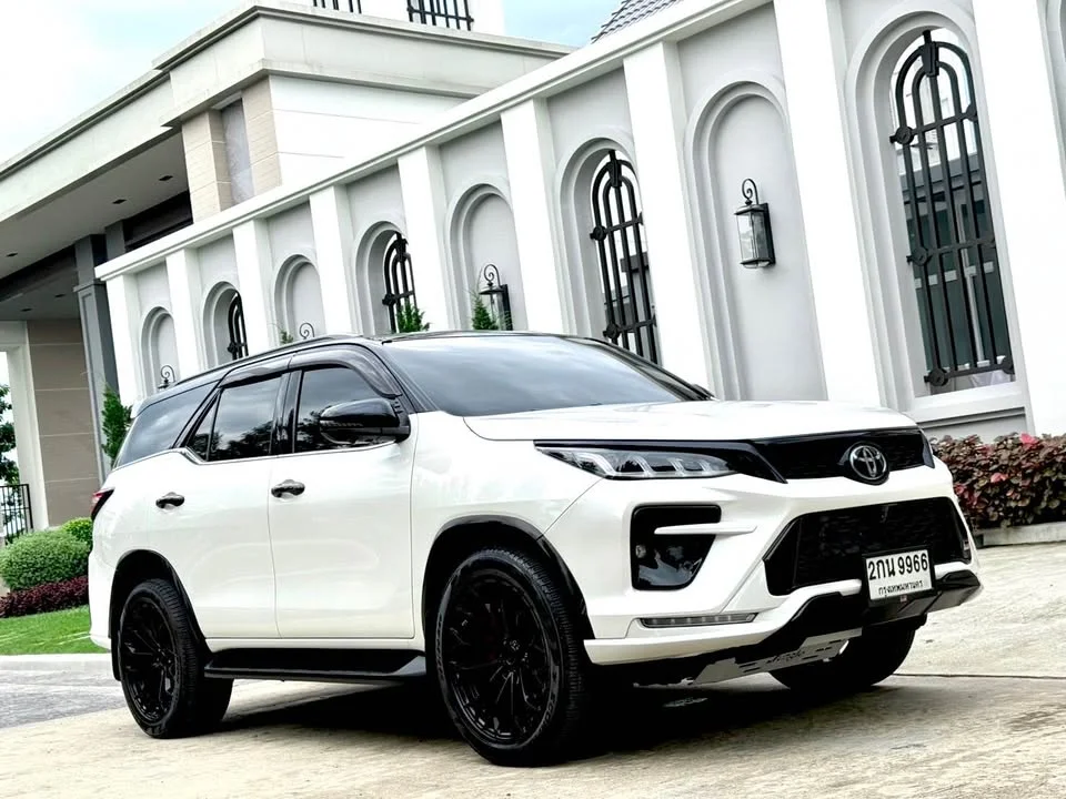 2023 Toyota Fortuner II 2
